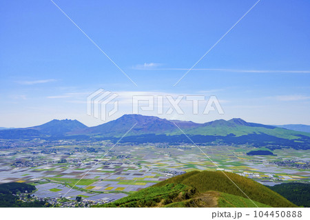 【熊本県】阿蘇の絶景大観峰 【熊本県】阿蘇の絶景大観峰 104450888