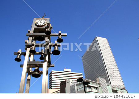 大阪駅前カリヨン広場 104451617