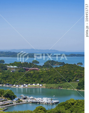 【熊本県】天草の多島美と天草五橋（千厳山より） 104451717