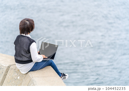 経理　事務職　営業事務　一般事務　事務スタッフ　表計算　グラフ　ノマドワーカー 104452235