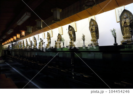 久安寺 三十三所堂 〈高野山真言宗　大澤山・花の寺〉【大阪府池田市】 104454246