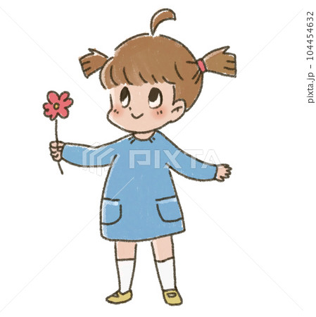 お花をあげる小さい女の子 104454632