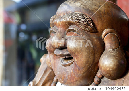 小江戸川越の町並み風景 木彫の大黒様 104460472