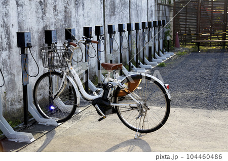 小江戸川越町並み風景 レンタル自転車 104460486