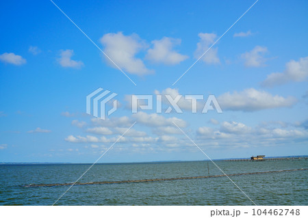 (茨城県)霞ヶ浦・沖の作業施設 (茨城県)霞ヶ浦・沖の作業施設 104462748
