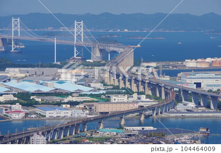 香川県 青ノ山から瀬戸大橋を望む 香川県 青ノ山から瀬戸大橋を望む 104464009