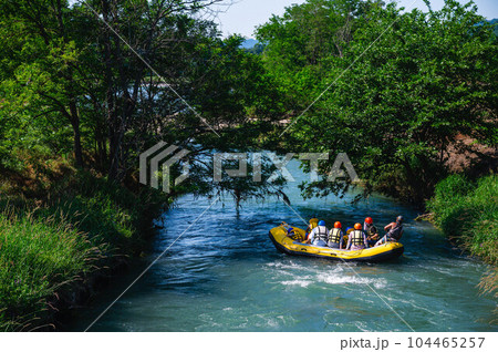 安曇野清流川下り　ラフティング体験 104465257