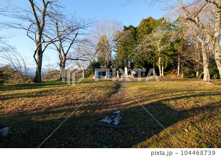 福島県　二本松市　冬　二本松城・霞ヶ城　新城館跡　少年隊顕彰碑 104468739
