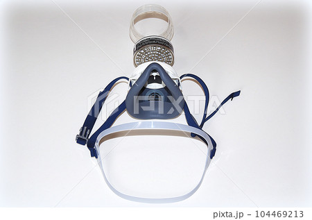 専用の吸収缶を備えた防毒マスク(イラスト風) 専用の吸収缶を備えた防毒マスク(イラスト風) 104469213