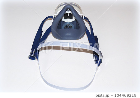 専用の吸収缶を備えた防毒マスク(イラスト風) 専用の吸収缶を備えた防毒マスク(イラスト風) 104469219