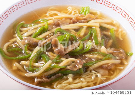 ルースー麺 (細切り肉炒め麺) ルースー麺 (細切り肉炒め麺) 104469251