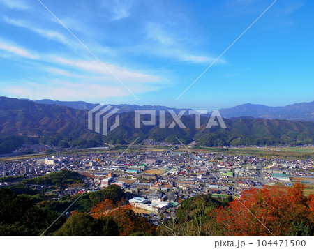 愛媛県大洲市冨士山より望む大洲盆地(秋) 愛媛県大洲市冨士山より望む大洲盆地(秋) 104471500