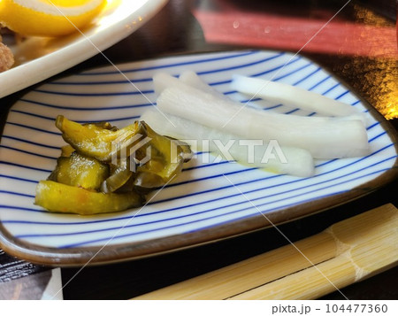 きゅうりと大根の漬物 きゅうりと大根の漬物 104477360