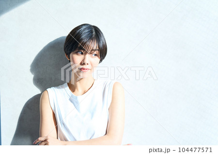 若い女性のポートレート 若い女性のポートレート 104477571