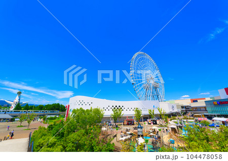 【大阪府】7月・青空の休日に家族でエキスポシティでショッピング 【大阪府】7月・青空の休日に家族でエキスポシティでショッピング 104478058