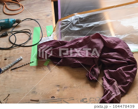 シロアリ駆除の実施例　素材　背景　（点検口、作業用出入り口） 104478439