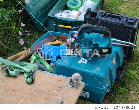 シロアリ駆除の実施例　素材　背景　（駆除用機材） 104478621