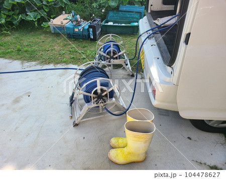 シロアリ駆除の実施例　素材　背景　（駆除用機材） 104478627