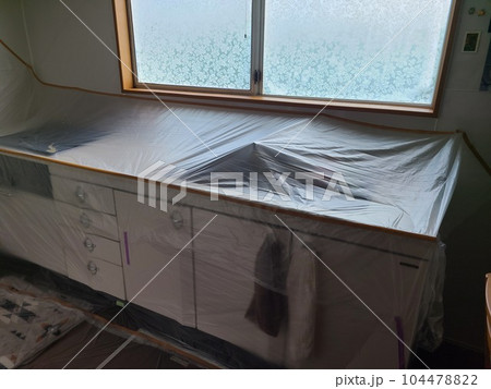 シロアリ駆除の実施例　素材　背景（養生工事） 104478822