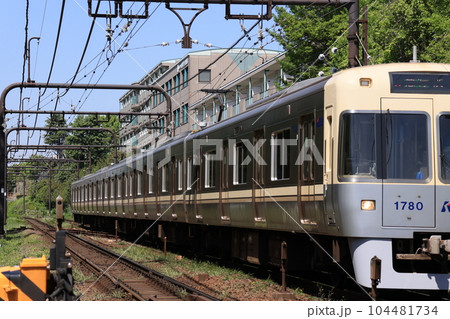 京王井の頭線の電車 104481734