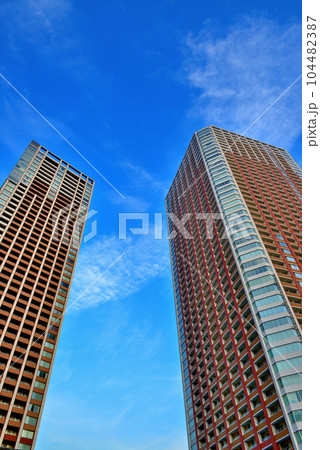 芝浦アイランドの超高層ビル群の風景 104482387