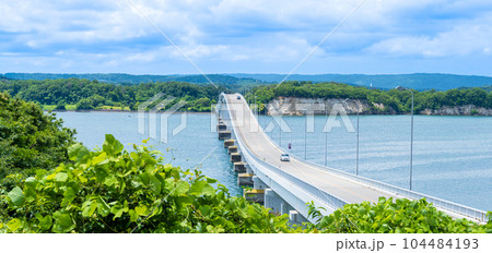 七尾湾に架かる能登島大橋|能登島大橋展望台から撮影|石川県七尾市 七尾湾に架かる能登島大橋|能登島大橋展望台から撮影|石川県七尾市 104484193