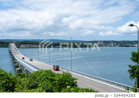 七尾湾に架かる能登島大橋｜能登島大橋展望台から撮影｜石川県七尾市 104484203