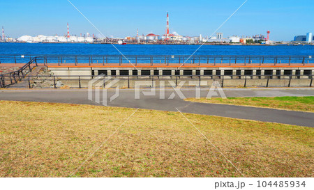 神奈川県川崎市川崎区東扇島にある東扇島東公園の風景（2023年2月6日撮影） 104485934