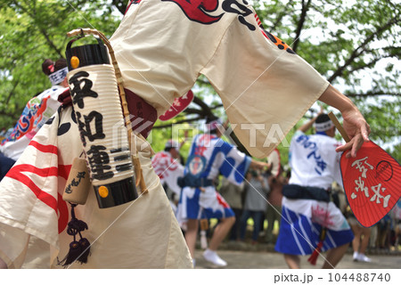 阿波踊り 春の祭典「徳島城 阿波踊り」 有名連の男踊り 阿波踊り 春の祭典「徳島城 阿波踊り」 有名連の男踊り 104488740