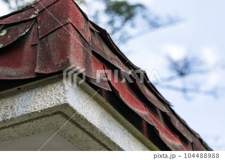 店舗のアスベスト含有スレート屋根材 104488988