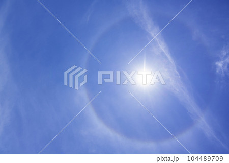 夏空と太陽 ハロ 横浜 夏空と太陽 ハロ 横浜 104489709