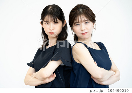 怒る二人の女性 怒る二人の女性 104490010