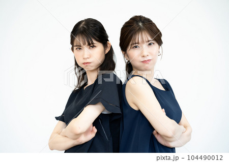 怒る二人の女性 怒る二人の女性 104490012