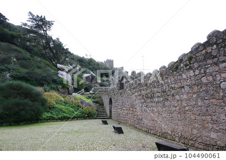 ポルトガルの世界遺産、シントラのムーア城跡(Sintra of Portugal) ポルトガルの世界遺産、シントラのムーア城跡(Sintra of Portugal) 104490061