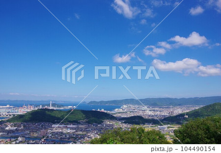 香川県　青ノ山から聖通寺山・五色台方面を望む 104490154