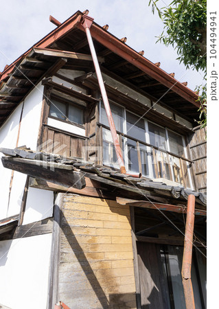 放置された古い空き家 104494941