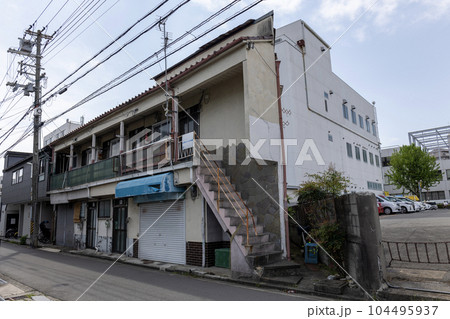 日本の古い集合住宅 日本の古い集合住宅 104495937