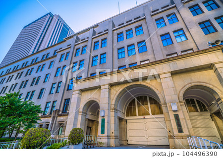 日本の東京都市景観　官庁街。財務省本庁舎・国税庁などを望む 104496390