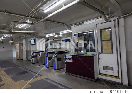 阪急吹田駅の東改札口（2023年4月撮影） 104501410