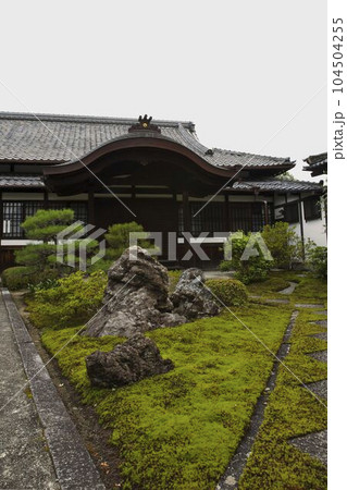 清凉寺 薬師寺・庭園(縦構図) 清凉寺 薬師寺・庭園(縦構図) 104504255