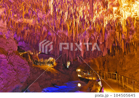 【おきなわワールド 玉泉洞】 沖縄県南城市玉城前川 104505645