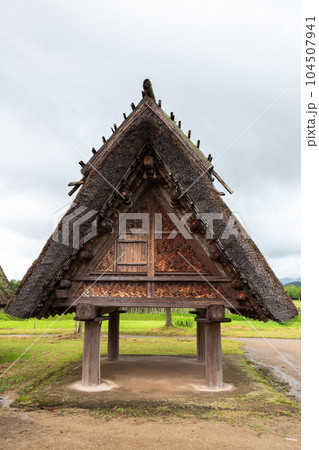 佐賀県、吉野ヶ里歴史公園で復元された弥生時代の家屋 佐賀県、吉野ヶ里歴史公園で復元された弥生時代の家屋 104507941