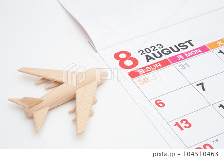 8月(2023)カレンダーと飛行機 8月(2023)カレンダーと飛行機 104510463