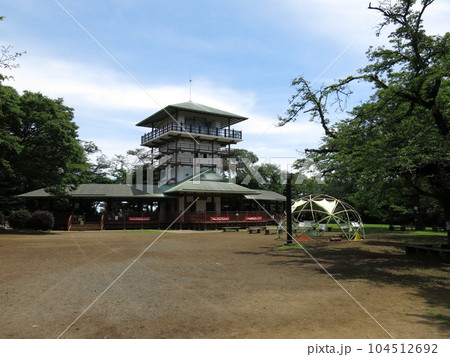 川崎市の生田緑地にある枡形山広場 104512692