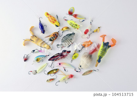 白バックにフィッシングルアーが色々多数 白バックにフィッシングルアーが色々多数 104513715