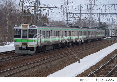 まもなく営業運用開始から35年を迎える721系による快速「エアポート」(後追い) まもなく営業運用開始から35年を迎える721系による快速「エアポート」(後追い) 104516023