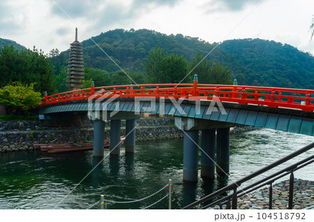 【京都風景】宇治は源氏物語の最後の十帖の主要な舞台 【京都風景】宇治は源氏物語の最後の十帖の主要な舞台 104518792