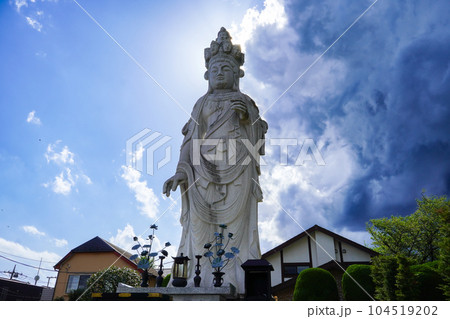 平和大観音像　石神井公園と接する三宝寺（東京都練馬区） 104519202
