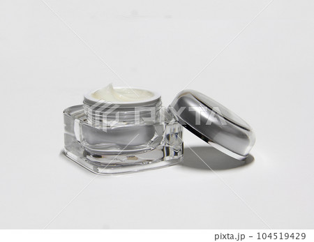 Cosmetic cream for anti-aging rejuvenation care to maintain the skin healthy. Cosmetic cream for anti-aging rejuvenation care to maintain the skin healthy. 104519429