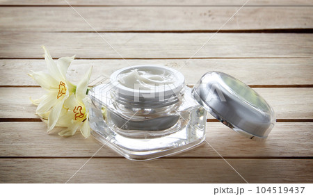 Cosmetic cream for anti-aging rejuvenation care to maintain the skin healthy. 104519437